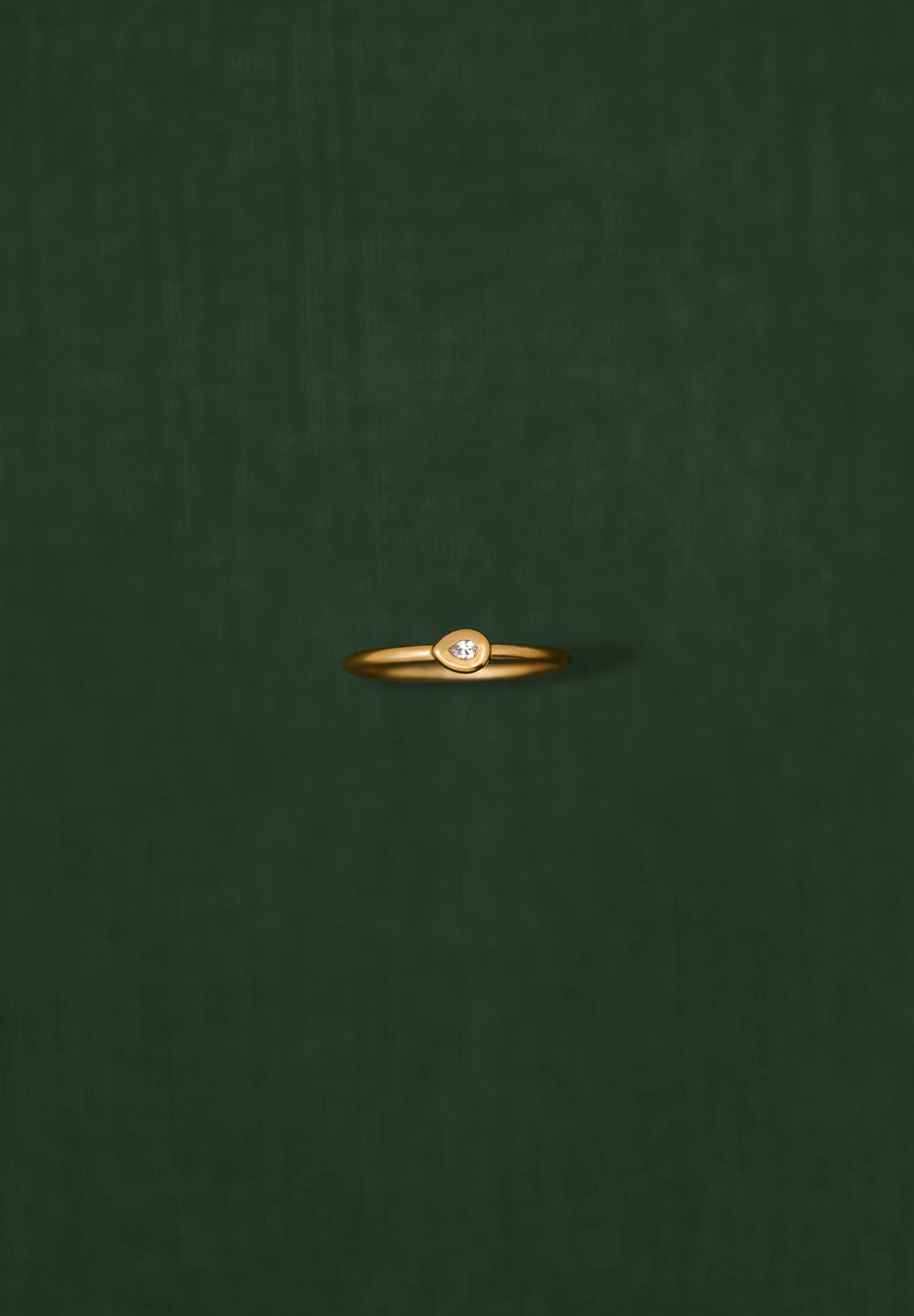 18K gold ring with white sapphire — handcrafted ring Sri Lanka inspired — Sun Rae