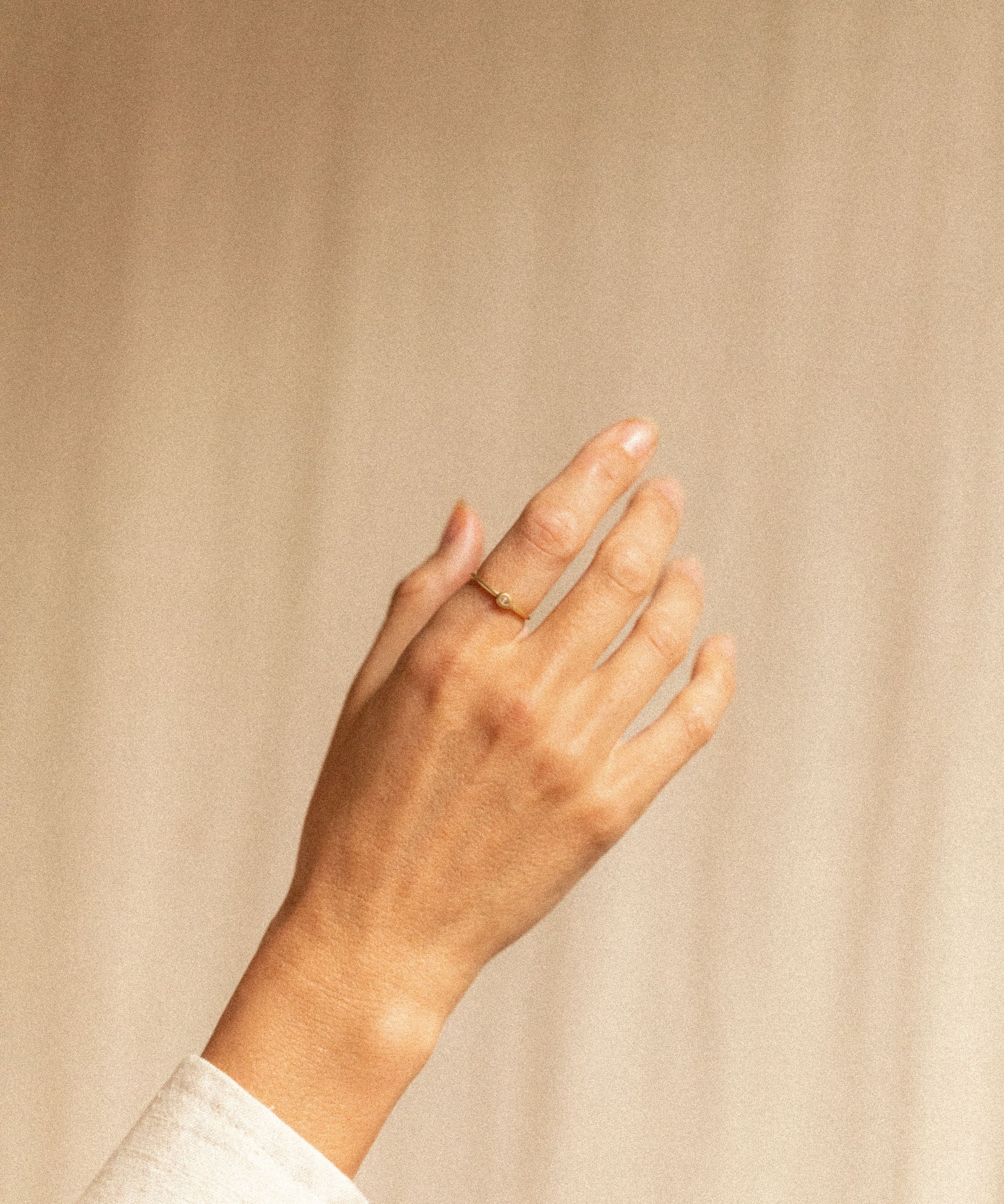 18K gold ring with white sapphire — handcrafted ring Sri Lanka inspired — Sun Rae